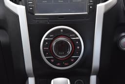 Isuzu MU-X Dashboard