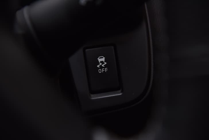 Isuzu Mu X Steering Mounted Controls