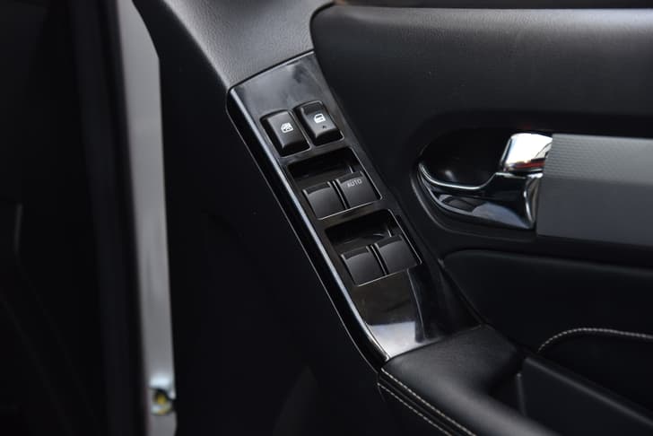 Isuzu Mu X Door Controls