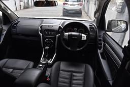 Isuzu Mu X Dashboard