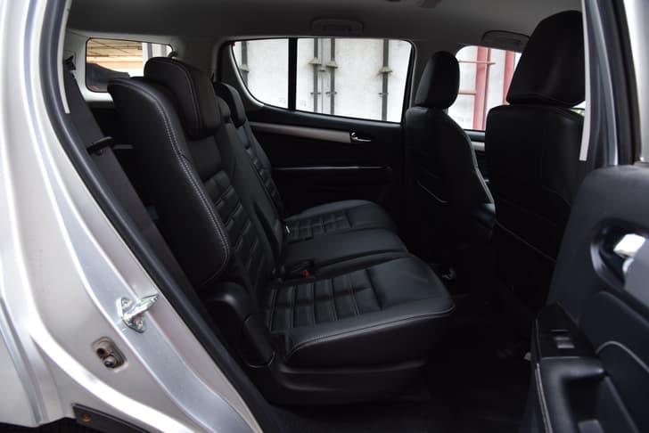 Isuzu Mu X Second Row Seats