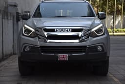 Isuzu Mu X Front View