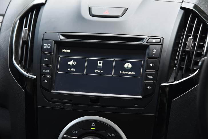 Isuzu D Max V Cross Infotainment System