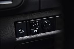 Isuzu D Max V Cross Door Controls