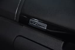 Isuzu D-Max V-Cross Glove Box