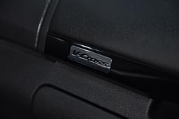 Isuzu D Max V Cross Glove Box