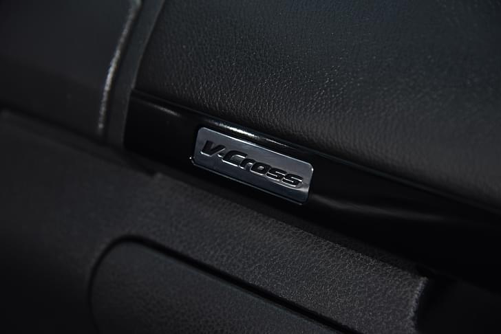 Isuzu D Max V Cross Glove Box