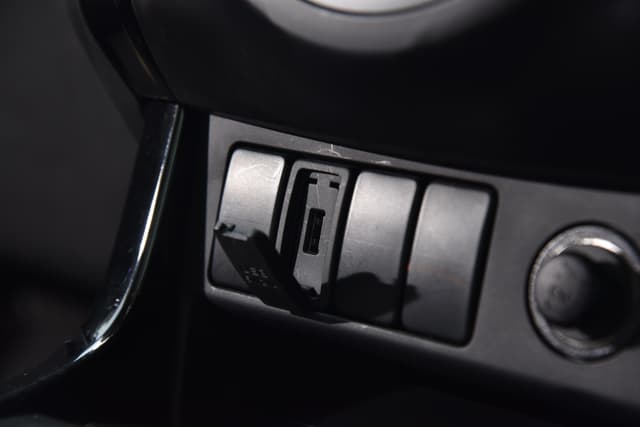 Charging Ports Image - 11371