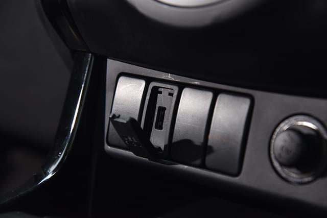 Charging Ports Image - 11371