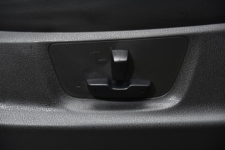 Isuzu D Max V Cross Door Controls