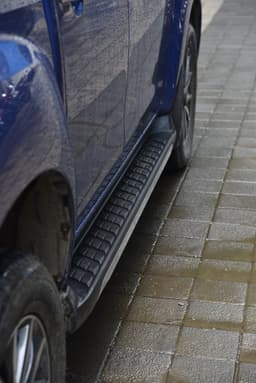 Isuzu D-Max V-Cross Color Blue