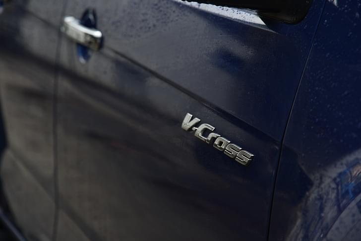 Isuzu D Max V Cross Color Blue