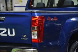 Isuzu D-Max V-Cross Rear View