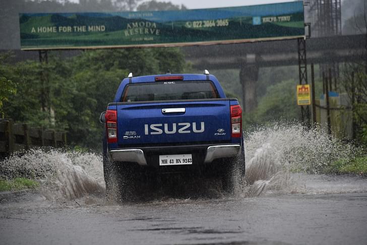 Isuzu D Max V Cross Rear View