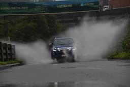 Isuzu D-Max V-Cross Front Right Three Quarter