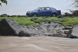 Isuzu D Max V Cross Front Right Three Quarter