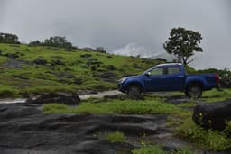 Isuzu D-Max V-Cross Body Colored Bumpers