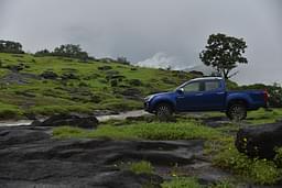 Isuzu D Max V Cross Body Colored Bumpers