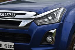 Isuzu D-Max V-Cross Front View