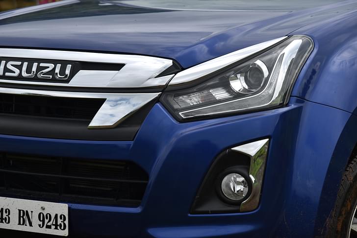 Isuzu D Max V Cross Front View