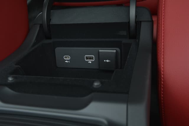 Charging Ports Image - 1880