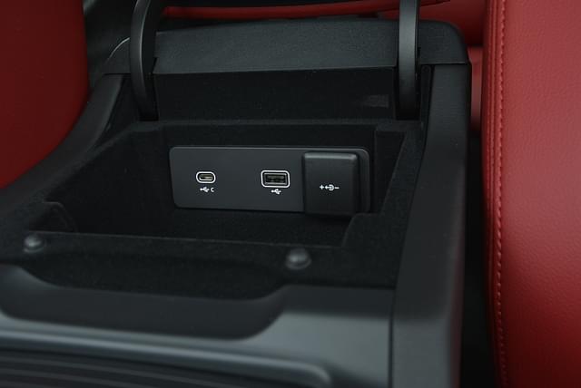 Charging Ports Image - 1880
