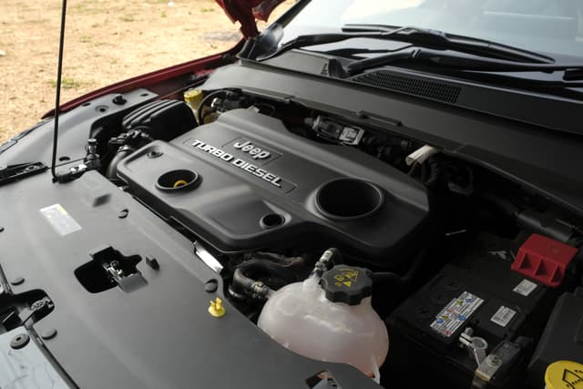 Open Bonnet Engine Shot Image - 3658
