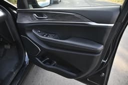 Jeep Grand Cherokee Color Black