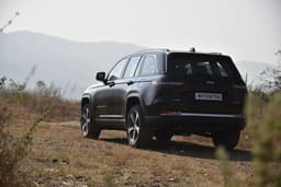 Jeep Grand Cherokee Rear View