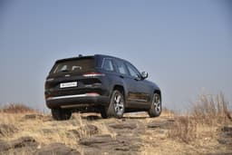 Jeep Grand Cherokee Rear View