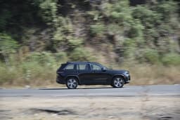 Jeep Grand Cherokee Color Black