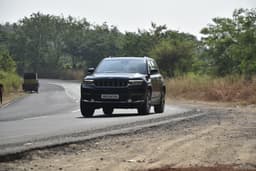 Jeep Grand Cherokee Front Left Three Quarter