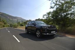 Jeep Grand Cherokee Front Left Three Quarter