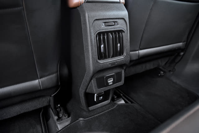 2Nd Row Ac Vent Image - 5537