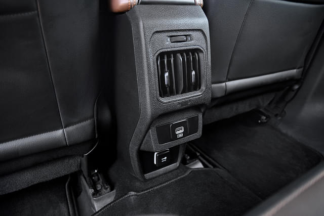 2nd Row Ac Vent Image - 5537