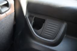 Jeep Meridian Cup Holders