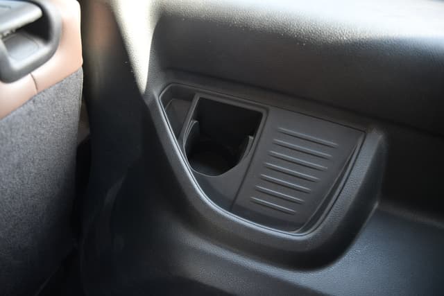 Cup Holders Image - 5538