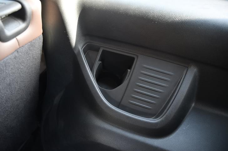 Jeep Meridian Cup Holders