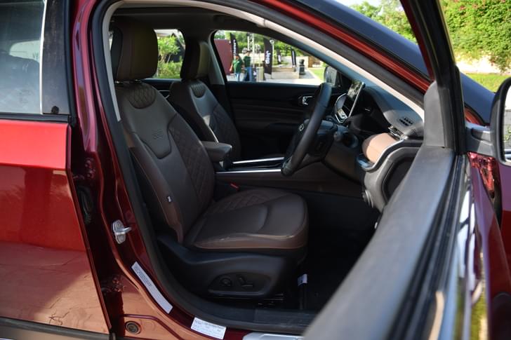 Jeep Meridian Front Row Seats