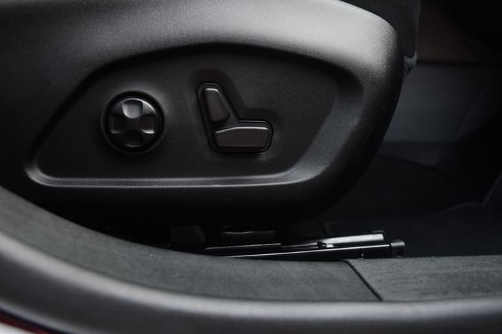 Jeep Meridian Driver Height Adjustable Seat