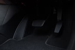 Jeep Meridian Foot Controls