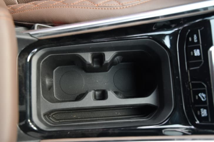Jeep Meridian Console Storage