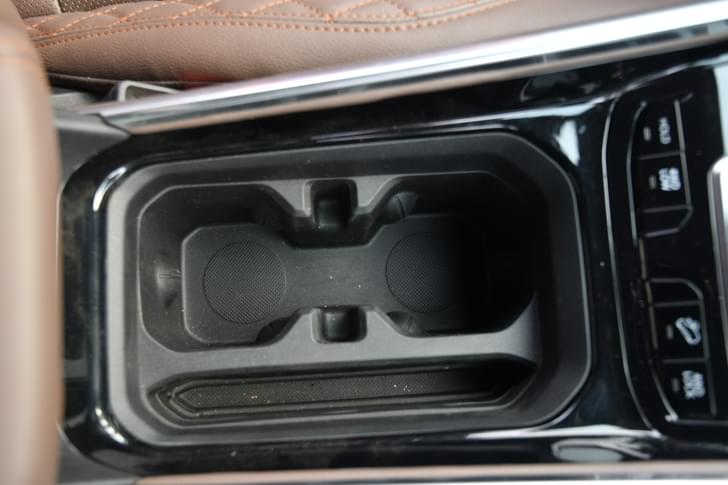 Jeep Meridian Console Storage