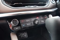 Jeep Meridian 12v Power Outlets