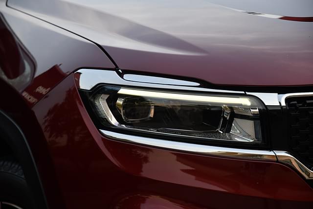 Headlight Image - 5563