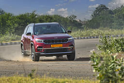 Jeep Meridian Front Left Three Quarter