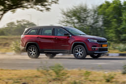 Jeep Meridian Front Right Three Quarter