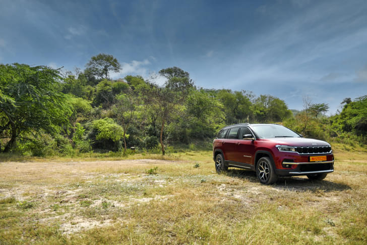 Jeep Meridian Front Right Three Quarter