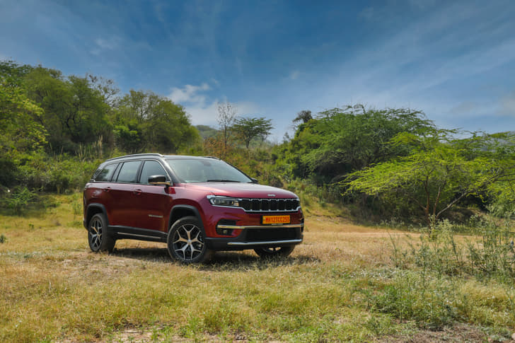 Jeep Meridian Front Right Three Quarter