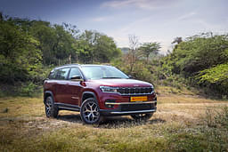 Jeep Meridian Front Left Three Quarter
